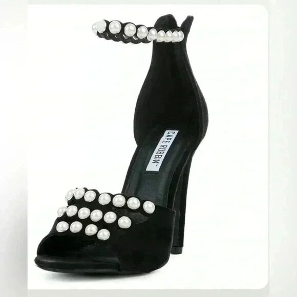 Black and Pearl Cape Robbin suede heels - Picture 1 of 9